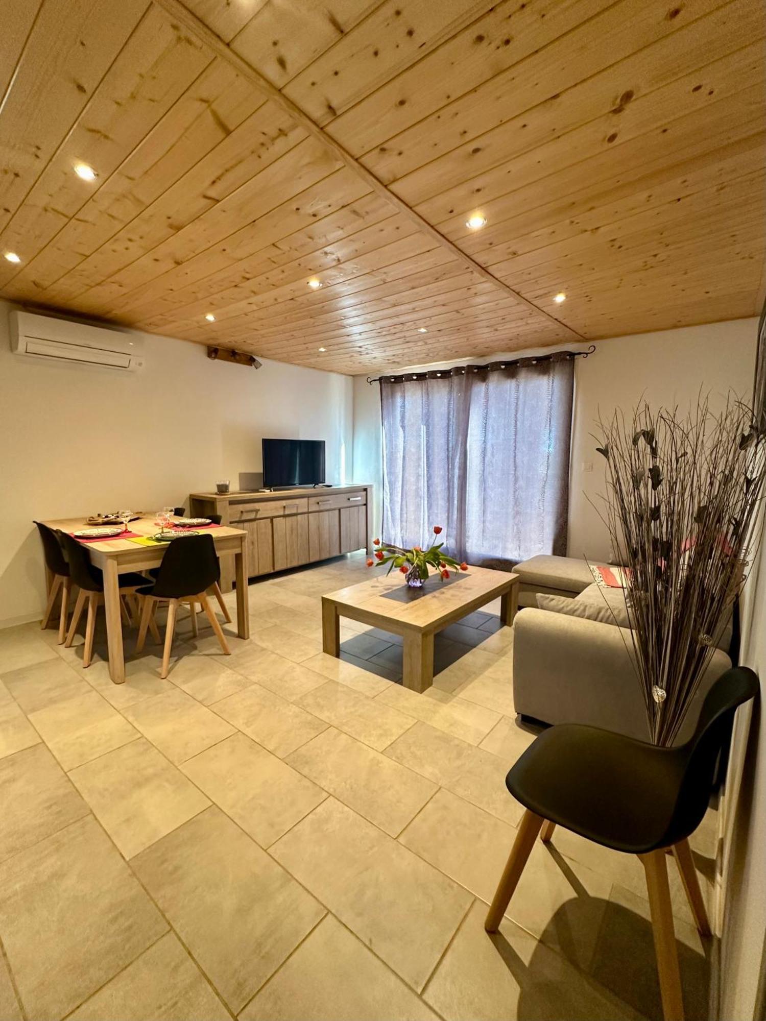 Le Gite Des Poiriers Uzès Esterno foto